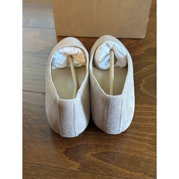 Naturalizer Maxwell Sand Beige Closed Toe  Drift Flats Suede Soft NEW 5 M‎